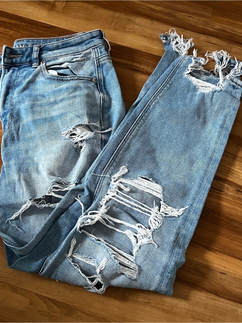 American Eagle Outfitters Light Blue Distressed Mom Jeans